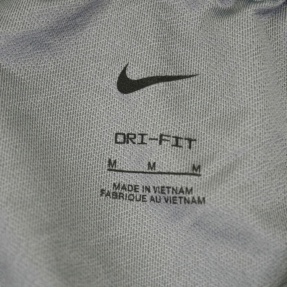 Nike Running Shorts Womens M Gray Dri-FIT Zipper Pocket CZ9576-084 - Picture 7 of 11